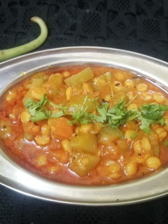 દૂધી દાળ નું શાક(Dudhi Dal Shak Recipe In Gujarati) રેસીપી મુખ્ય ફોટો