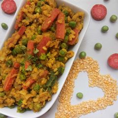 A picture of Moong Daal with Green peas.