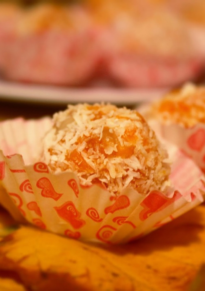 Una foto de Bolitas de zanahoria, coco y castañas