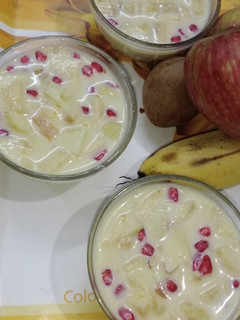 शाही कस्टर्ड (Shahi Custard recipe in Hindi) रेसिपी मुख्य फोटो