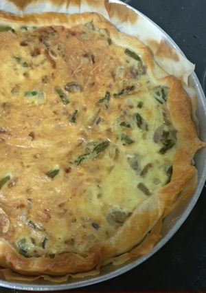 Una foto de Quiche de espárragos y champiñones
