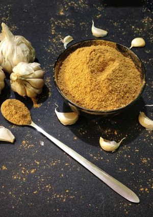 A picture of Garlic Powder Homemade.