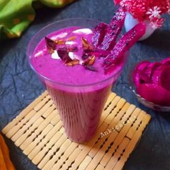 A picture of Dragon apple smoothie.