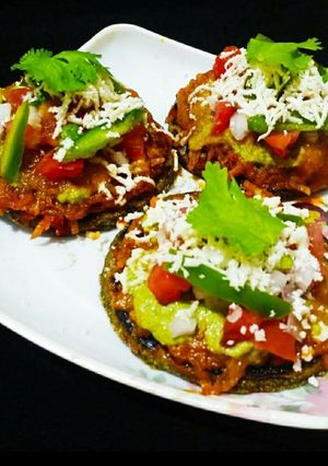 કાઠીયાવાડી પીઝા (Kathiyawadi Pizza Recipe In Gujarati) રેસીપી મુખ્ય ફોટો