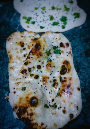 বাটার নান (butter naan recipe in Bengali) রেসিপির প্রধান ছবি