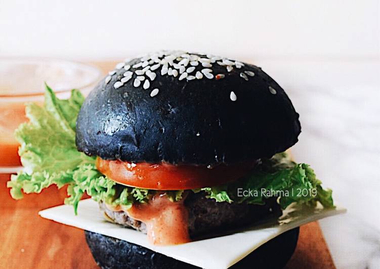 Black Burger Bun