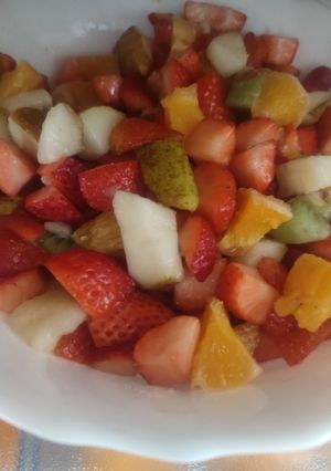Una foto de Macedonia (apta para diabéticos) 🍓🍊🥝🍐