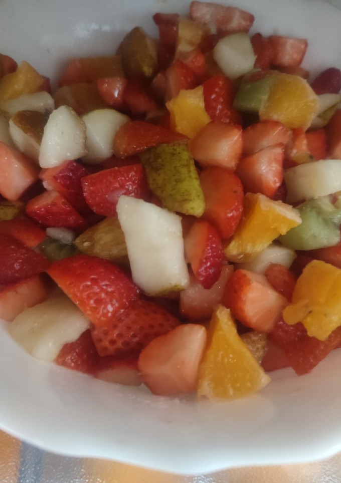 Una foto de Macedonia (apta para diabéticos) 🍓🍊🥝🍐