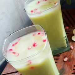 Custard milkshake A picture of Custard milkshake.
