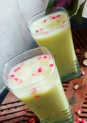 A picture of Custard milkshake.
