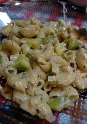 Una foto de Fideos con queso y zapallito
