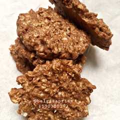 A picture of Oatmeal Ovaltine Cookies.