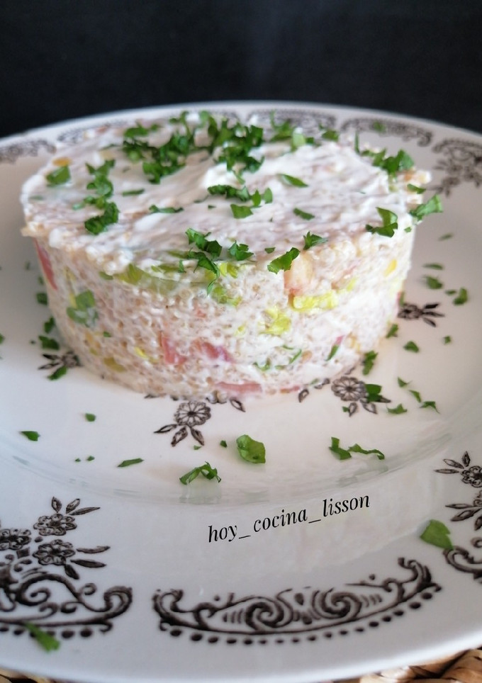 Una foto de Ensaladilla de quinoa y pollo asado