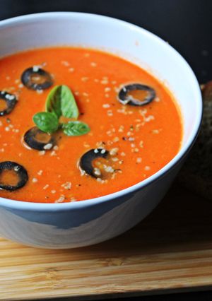 Foto principal de Sopa de tomate y albahaca