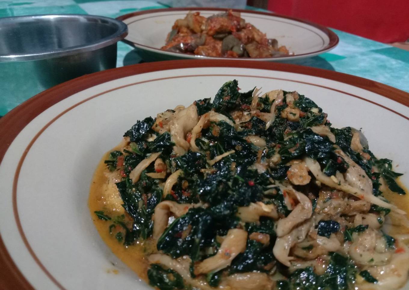 Tumis daun pepaya jepang + jamur