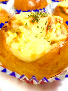 A picture of Bacon & Onion Roll.