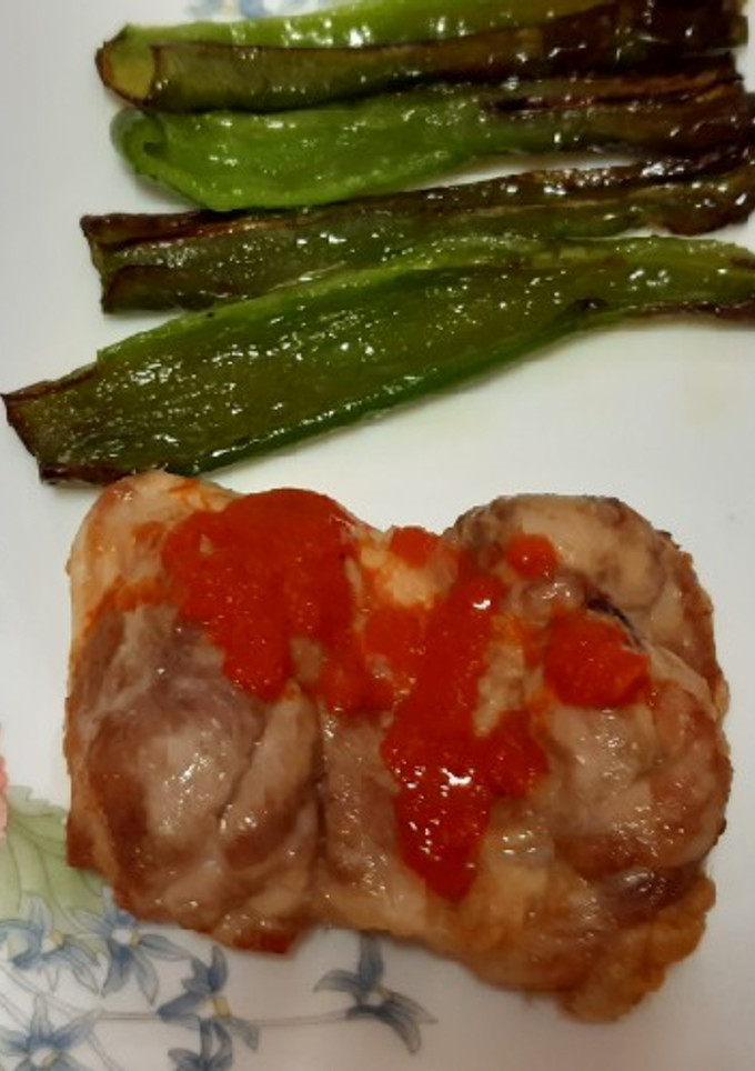 Una foto de Pollo con pimientos y mojo rojo, en airfryer