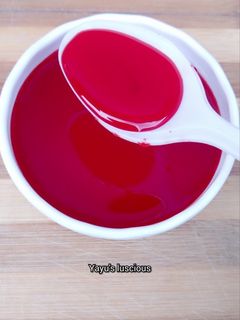 Home made grenadine syrup ainihin hoton girkin