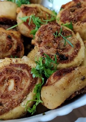 A picture of Pin Wheel Samosa.