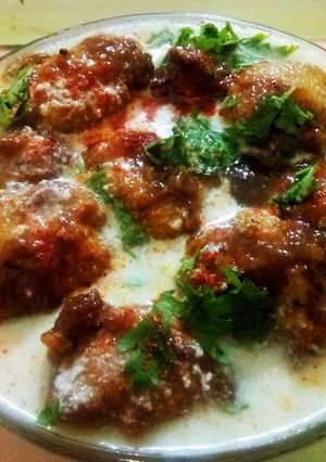 A picture of Dahi vada.