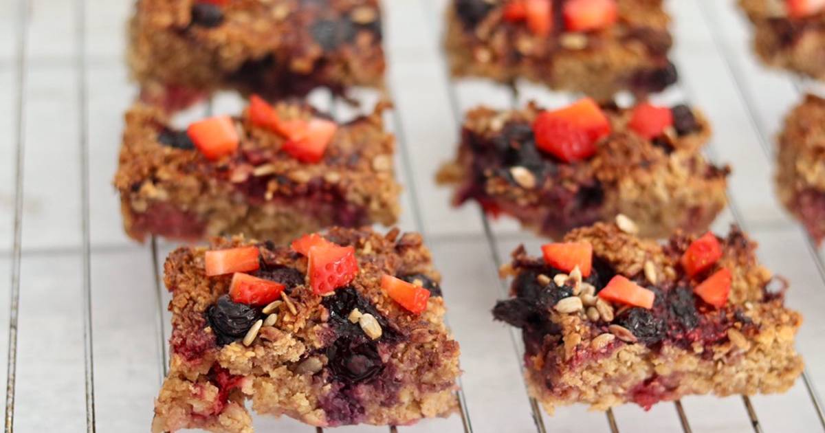 Berries oat baked tray Recipe by Yui Miles Cookpad