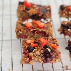 Berries oat baked tray A picture of Berries oat baked tray.