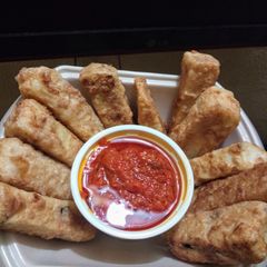 A picture of Yamarita and pepper sauce.