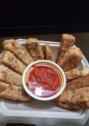 A picture of Yamarita and pepper sauce.