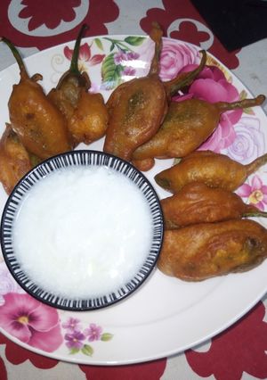 A picture of Potato Stuffed Chilli Fritters.