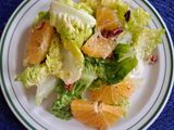 Ensalada de lechuga con naranja y nuez