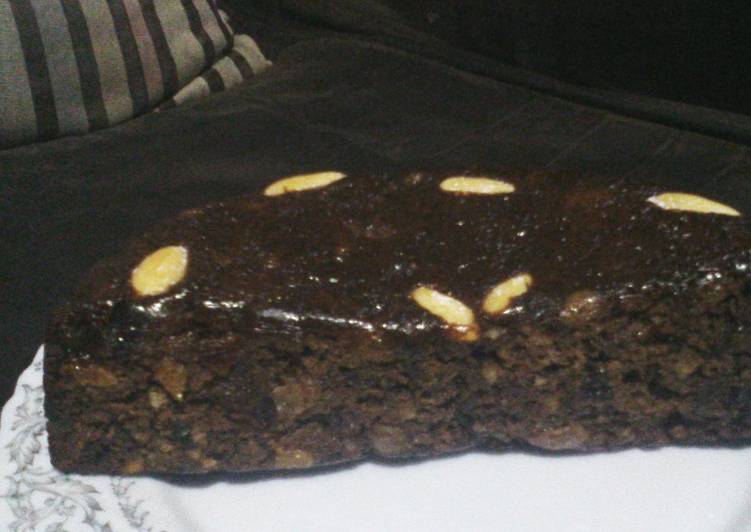 Christmas Cake with Almonds