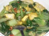 Pakcoy, tahu kuning dan brokoli (tumis kuah)