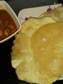 छोले भटूरे (chole bhature recipe in Hindi) रेसिपी मुख्य फोटो