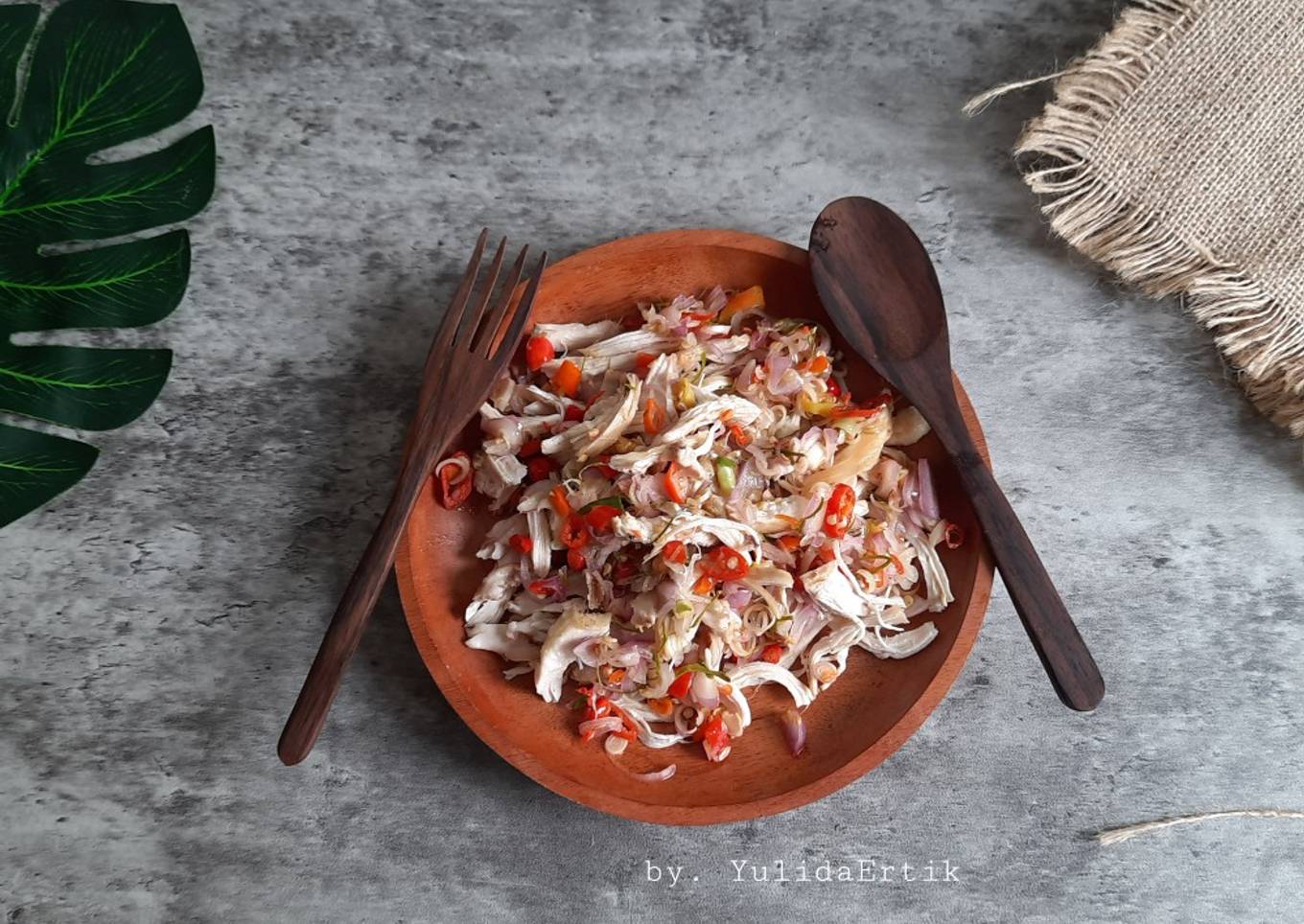 Ayam suwir sambal matah