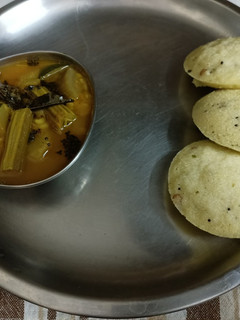इडली सांबर(idli sambar recipe in hindi) रेसिपी मुख्य फोटो