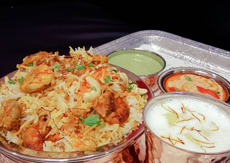 Step-by-Step Guide to Make Favorite Hyderabadi Prawn Biryani!