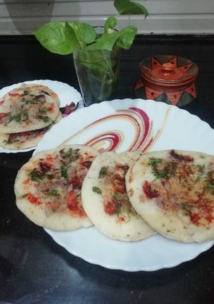 A picture of 10-minutes Instant Suji Uttapam.