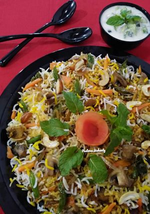 A picture of Mushroom Biryani.