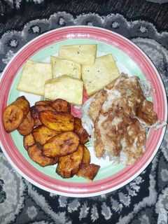 Plaintan fried yam nd egg ainihin hoton girkin