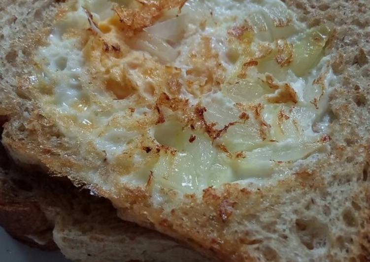 How to Prepare Super Quick Homemade Egg in the hole toast