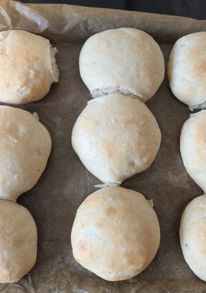 A picture of Soft bread rolls 😀.
