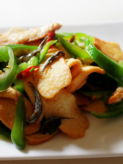 【厚生廚房】丁香豆乾炒青辣椒 的食譜成品照片