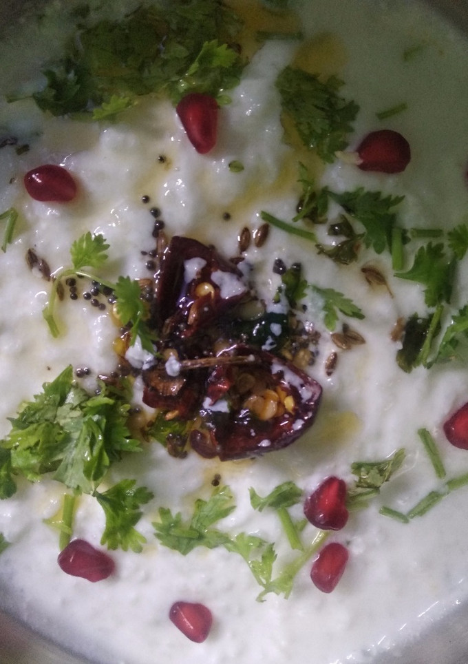 கோடைக்கு ஏற்ற குழ குழு கலவை தயிர் சாதம் (Thayir saatham recipe in tamil) செய்முறை முக்கிய புகைப்படம்