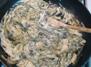 Una foto de Rajas poblanas con crema. ॐ