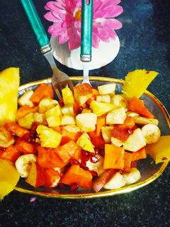 फ्रूट्स चाट (fruits chaat recipe in Hindi) रेसिपी मुख्य फोटो