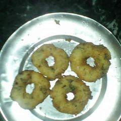 A picture of Rice medu vada.
