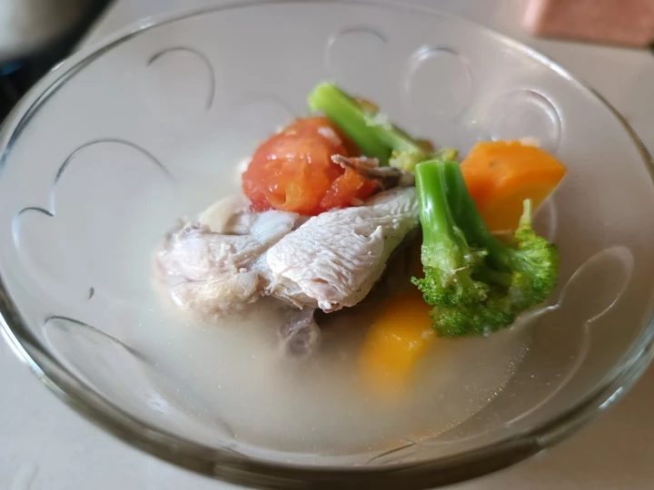 Cara Mudah Menyiapkan Resep Sup Ayam Favorit Bocil yang Enak Banget Anti Ribet, Mantap Sekali