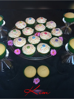 A picture of Vanilla cupcakes.