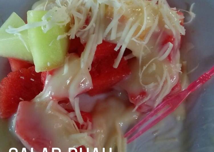 Langkah Mudah untuk Membuat Salad buah (simpel), Lezat