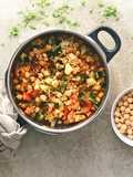 Minestrone con garbanzos y caldo de verduras